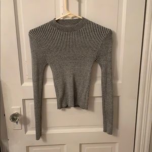 Skinny long sleeve gray ribbed scoop neck